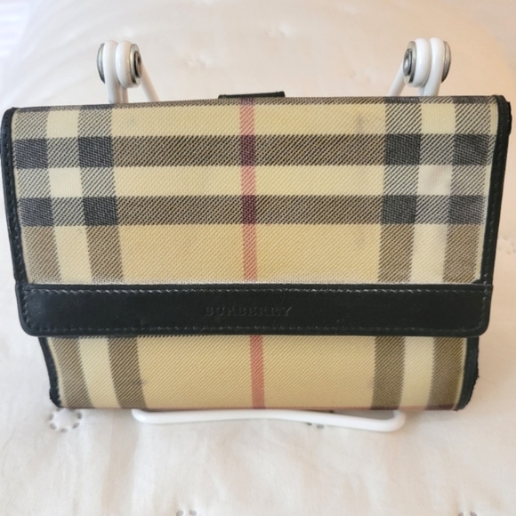 Burberry Handbags - Burberry Snap Bifold wallet